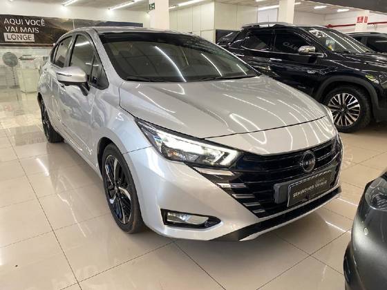 NISSAN VERSA 1.6 16V FLEX EXCLUSIVE XTRONIC NISSAN VERSA 1.6 16V FLEX EXCLUSIVE XTRONIC